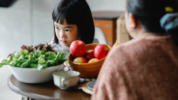 hijo se rehúsa a comer