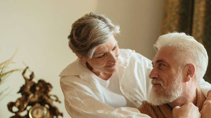 tener una relación de pareja duradera