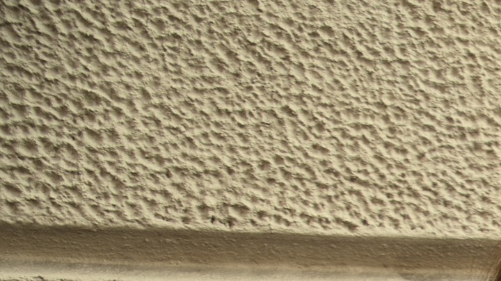 Qué debes hacer si ves al novio de tu amiga siéndole infiel.