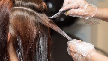 Tips para que tu tinte dure más en el cabello y no sufra.