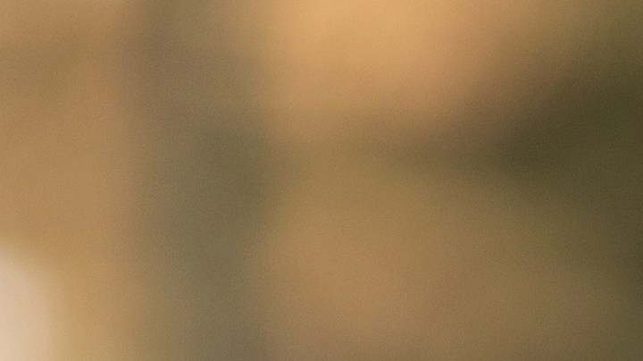 Cómo decirle a tu pareja que no te gustan sus besos.