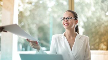 mujer no deberías disculparte