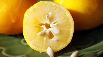 Cómo perfumar tu hogar usando semillas de limón.