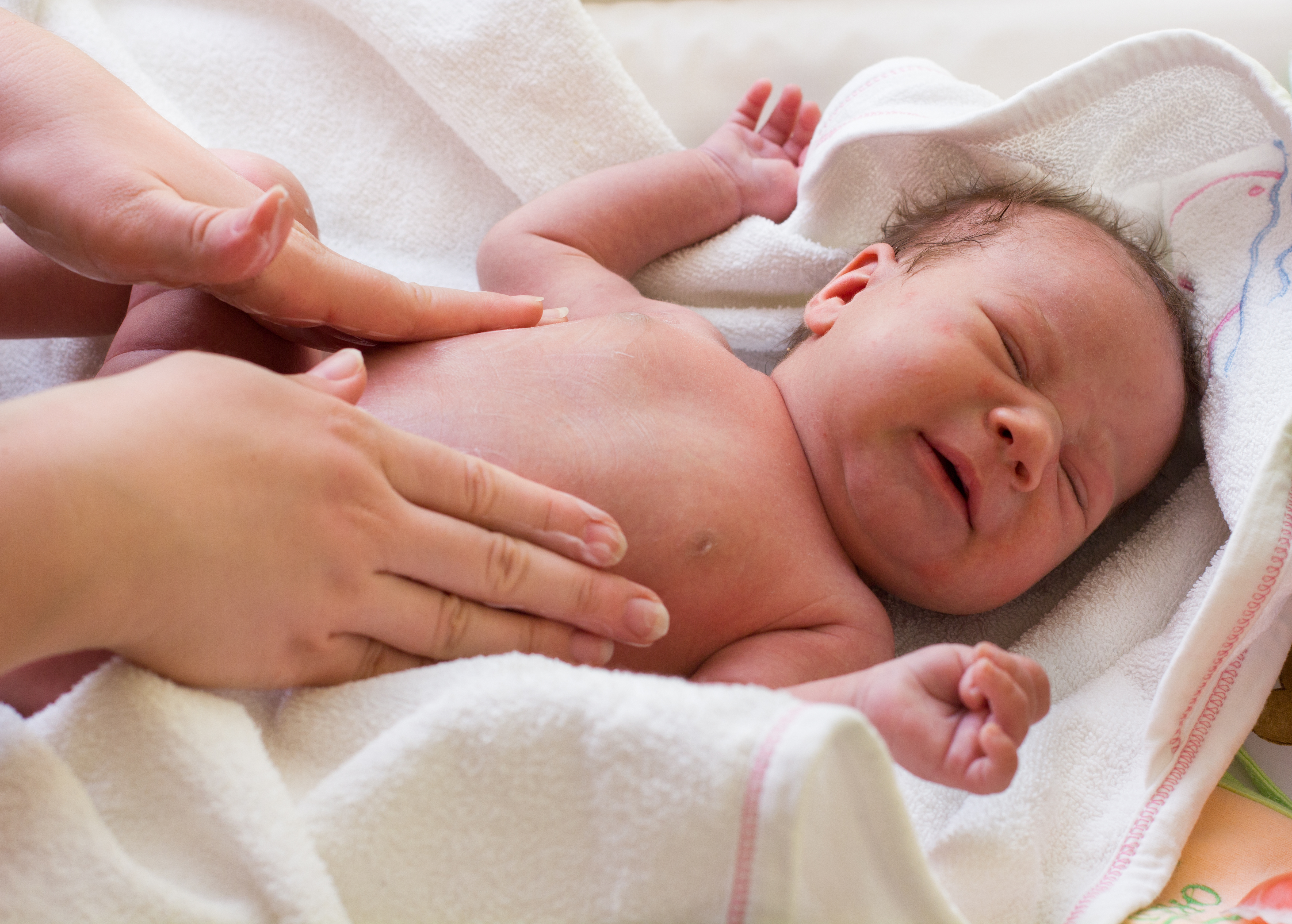 Cómo detectar y aliviar a tu bebé si tiene cólicos.