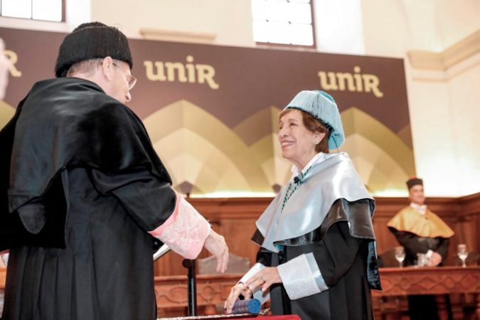Susana Cordero, la primera mujer en dirigir la Academia Ecuatoriana de la Lengua