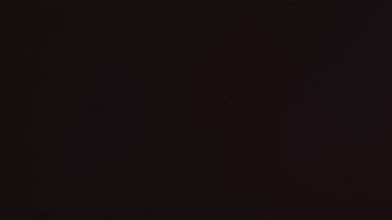 Trucos de un experto en citas para coquetearle a un hombre en plena conversación.