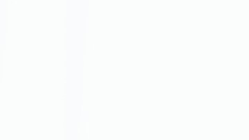 Posturas y estiramientos para aliviar los cólicos menstruales desde la cama.