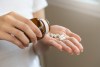 Cuáles son los suplementos que debes consultar con un médico antes de tomarlos.