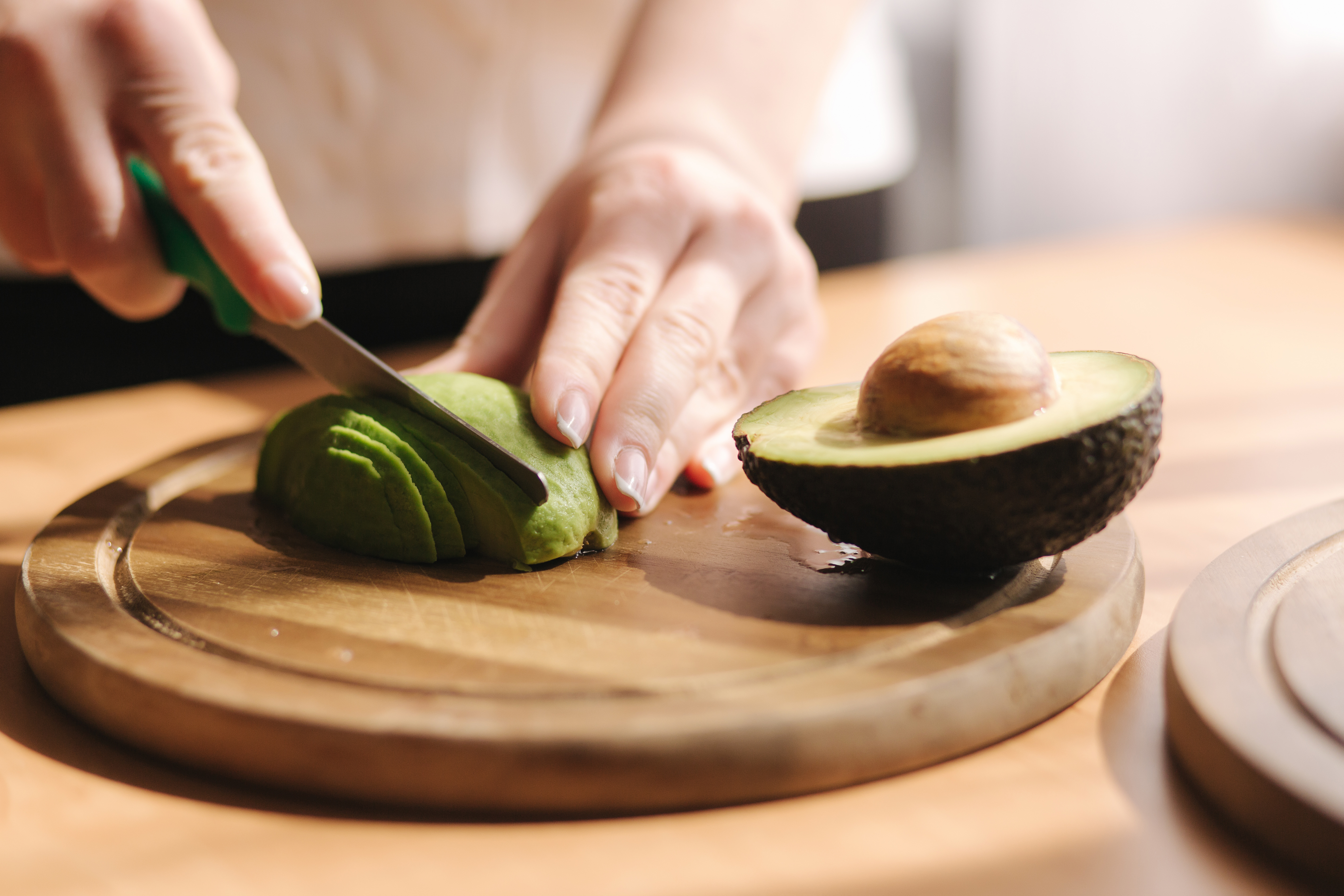 Cómo evitar que tus aguacates son pongan negros con un truco.