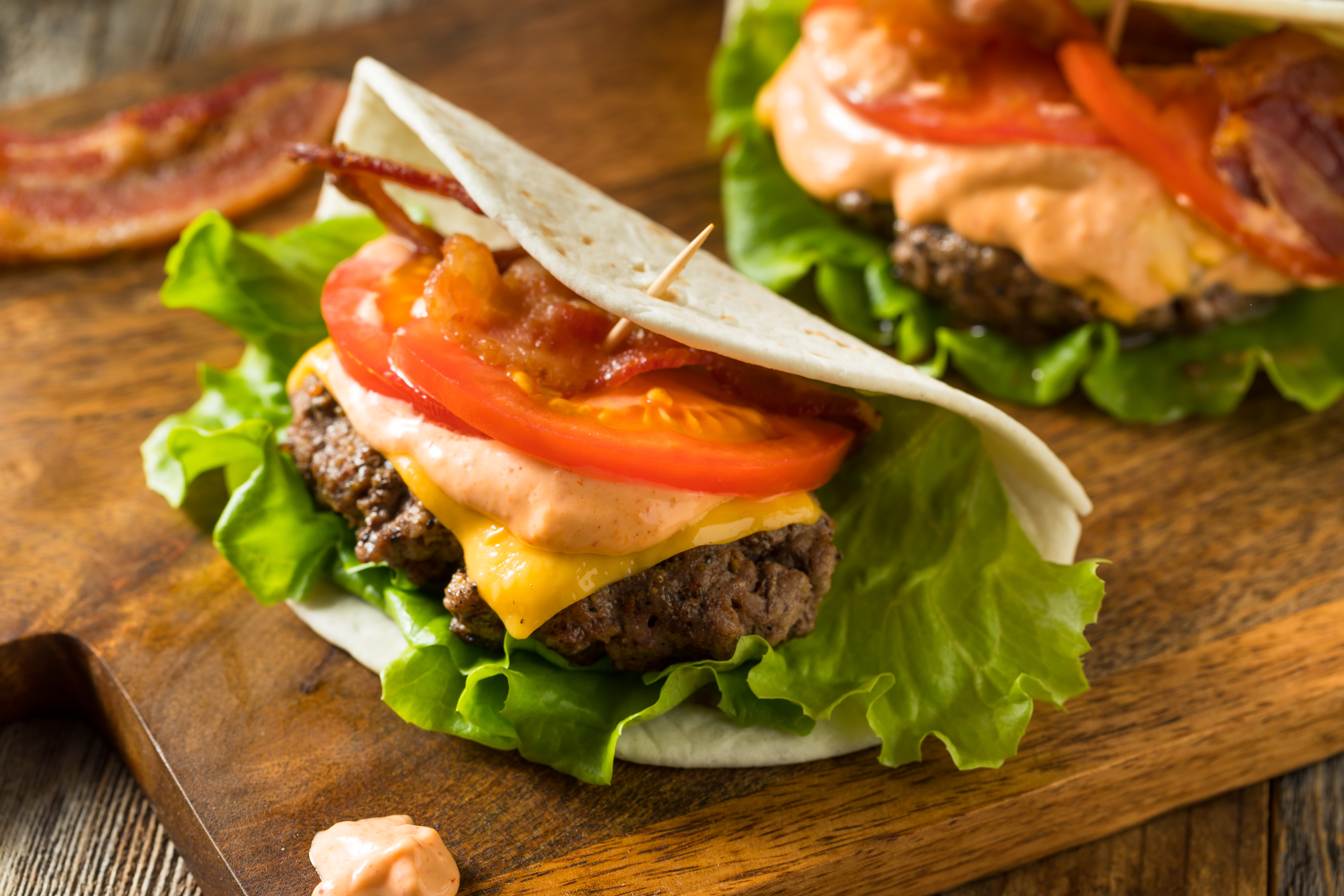 Cómo preparar tacos de hamburguesa.