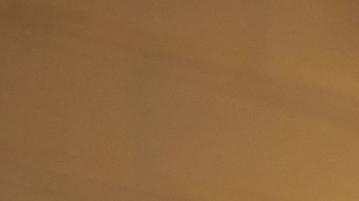 Todo es cuestión de perspectiva. Si tu pareja tiene una consola que desea encender cada vez que puede, pídele que te invite a jugar y verás qué maravilla.