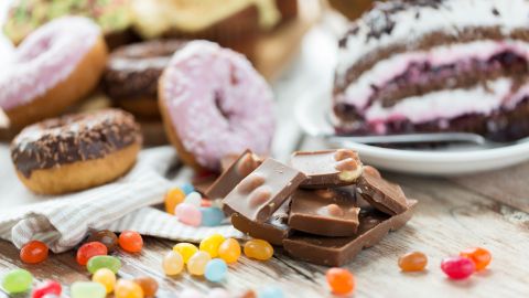 4 razones de por qué tenemos la necesidad de comer azúcar ultraprocesada