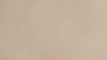 Los sonidos, vibraciones y luces que puede emitir tu teléfono, teniéndolo cerca mientras duermes, limita tu capacidad para conciliar el sueño y dormir bien.