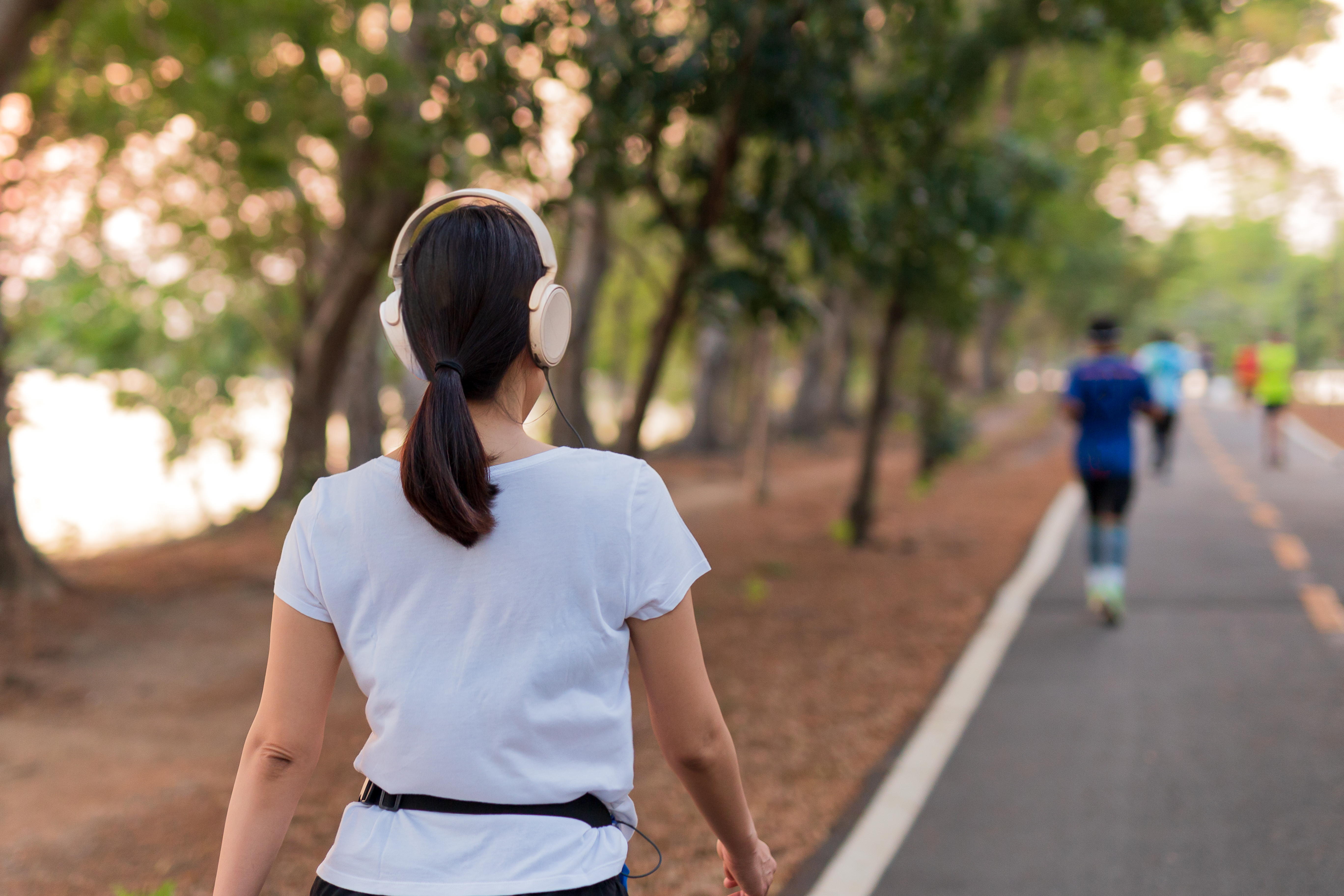 Si vas a caminar, es fundamental que corrijas los errores antes de que termines lesionado. Y Tómate tu tiempo para disfrutar del ejercicio.