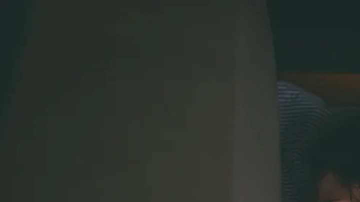 El error que indican los especialistas pueden interrumpir abruptamente la función fisiológica del sueño, lo cual es muy negativo para tu descanso.