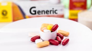 Antes de ser lanzados al mercado, los medicamentos genéricos también son inspeccionados en su composición, seguridad y efectividad.