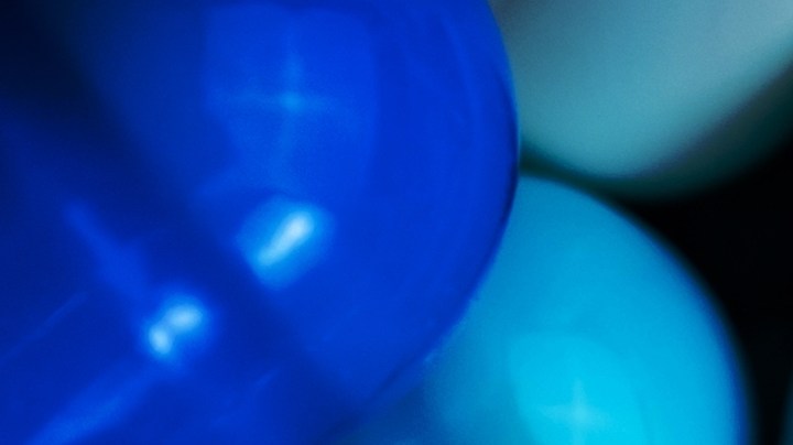 La dosis de secnidazol puede variar entre 500 mg y 1 gramo, siendo únicamente para adultos.