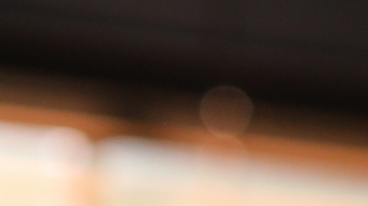 Cuando impides que tu pareja vea la pantalla, argumentando privacidad, la confianza recibirá un terrible golpe. Lo mejor es que conversen sobre el tema.