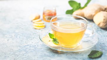 Cuando consumes este té con frecuencia, podría alcanzar la eficacia para aliviar el dolor de un ibuprofeno, fármaco antiinflamatorio no esteroideo.