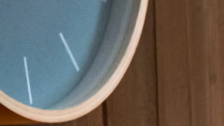 Las extensas jornadas laborales, sobre todo frente a computadoras, afectan significativamente la espalda y la vista.