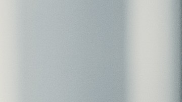 Aunque sospechar que tu pareja sea gay, puede ser duro, recuerda que esa persona también atraviesa por un difícil proceso.