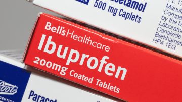 El ibuprofeno y paracetamol se comercializan en distintas dosis, otro detalle que debes considerar al momento de consumirlos.
