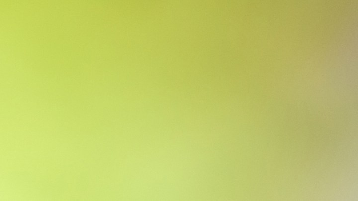 Cuando sientes atracción por otra persona, pero amas a tu pareja, la diferencia está en qué vas a hacer con esa emoción.