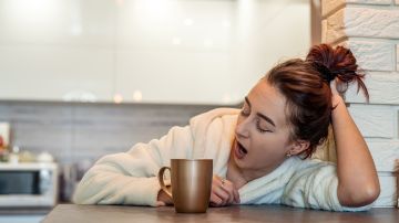 Aunque una taza de café pueda ser "tu salvación" cuando tienes mucho sueño, podría no ser saludable.