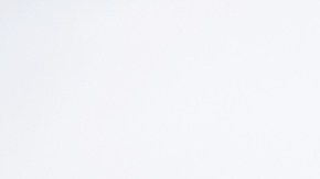 Aunque al principio te parezca buena idea, y hasta te prometan una excelente hospitalidad, el día a día es un campo minado.