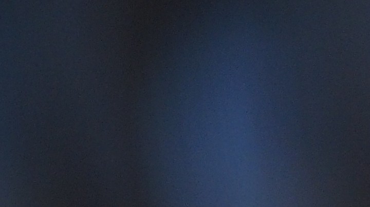 A menos que seas muy cuidadoso, con una pinza podrías romper la punta de la astilla, sin que haya salido.