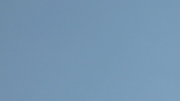 En plena ola de calor, una de las pautas fundamentales que aconsejan los expertos es la hidratación constante.