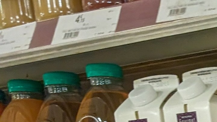 Los productos de jugo de manzana, retirados del mercado, fueron distribuidos en botellas de plástico de 8 onzas y en paquetes de seis unidades.