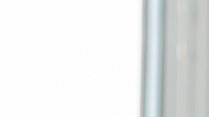 Si te la pasas todo el día sentado en la oficina, la clave para contrarrestar los efectos nocivos en tu cuerpo sería una taza de café.