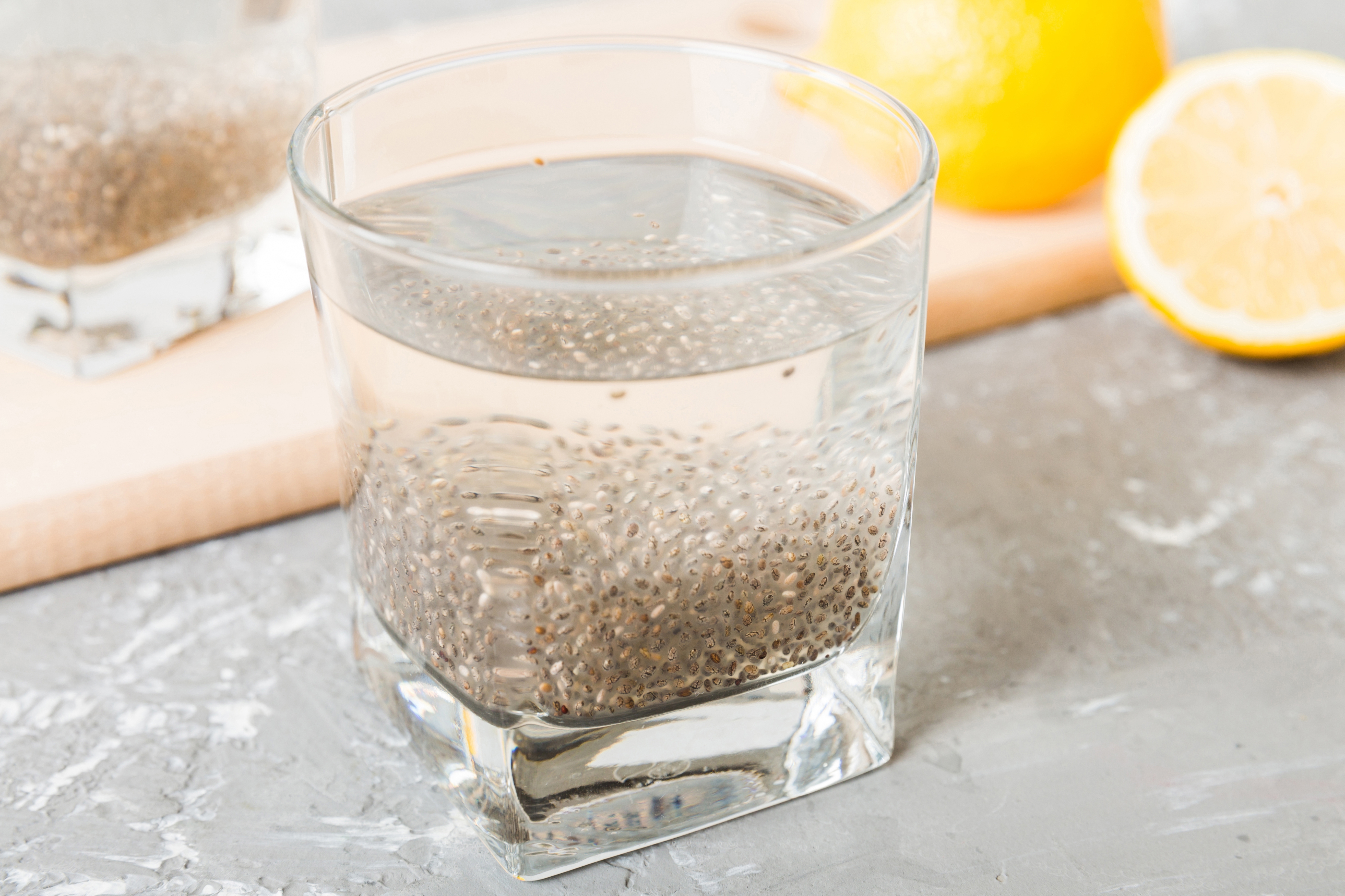 Consume las semillas de chía con agua en las mañanas.