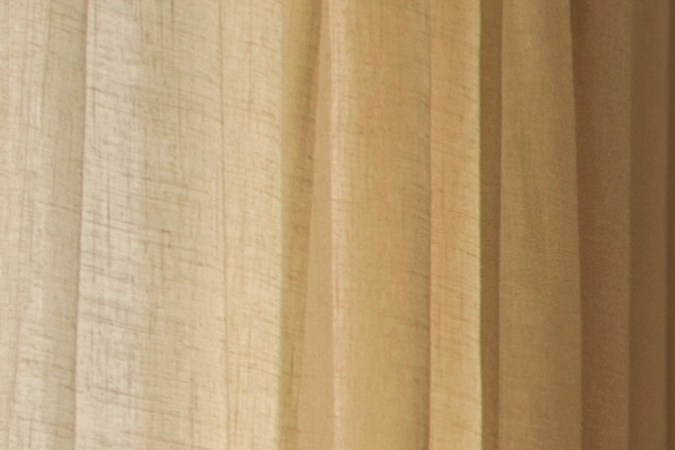 Métete debajo de tu mesa en año nuevo para atraer el amor.