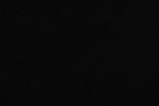 El agua caliente puede ayudarte a destapar tu fregadero.