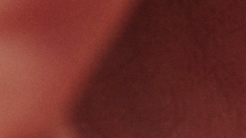 Mejora el cuidado de tu piel al incluir retinol o retinal, según tus necesidades.