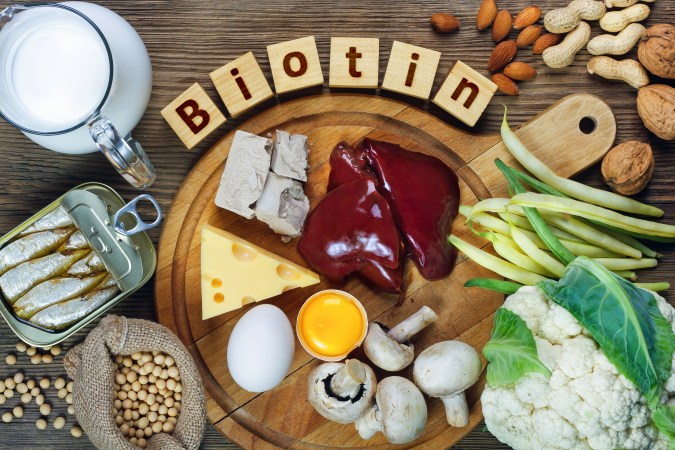Incluye alimentos con biotina en tu día a día para cuidar tu salud.
