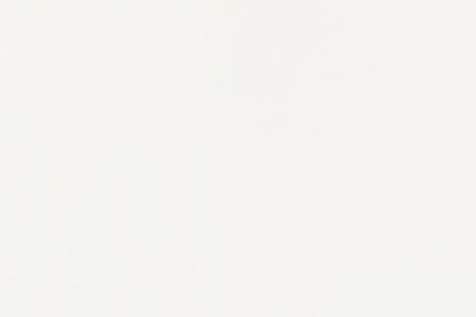 Doblarse para ver el teléfono puede generar problemas en tu columna vertebral.