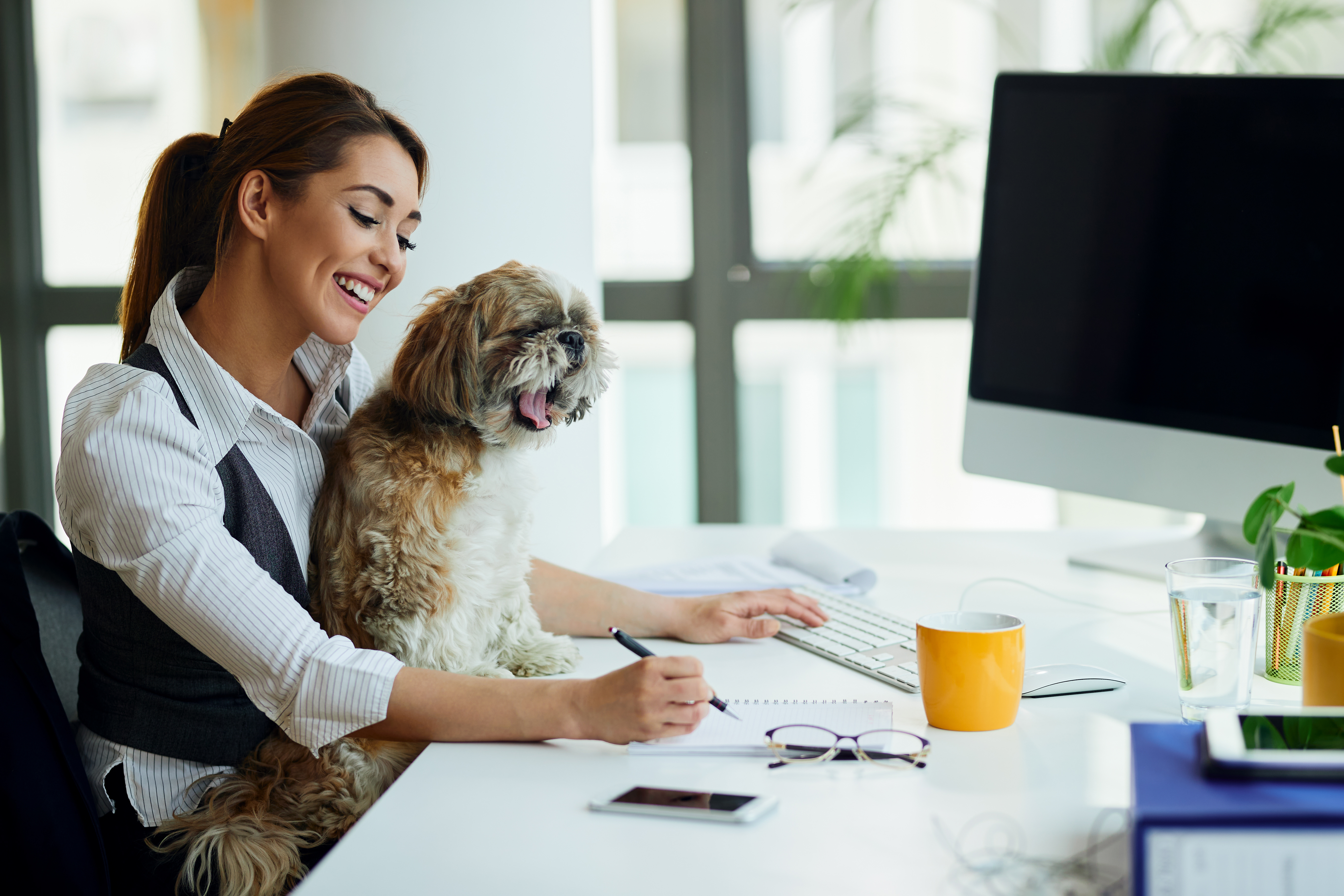 Las mujeres con mascotas pueden dedicar más tiempo a sus trabajos.