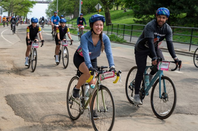 Salir en bicicleta frecuentemente puede ser beneficioso para tu salud.