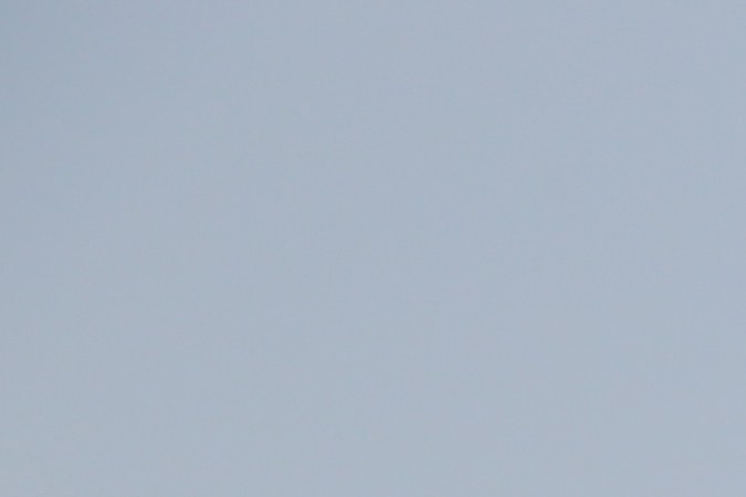 Usa brumas que protejan el cabello del sol, la sal y el calor.