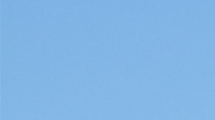 Cuida tu cabello antes de entrar en la playa para evitar el encrespamiento.