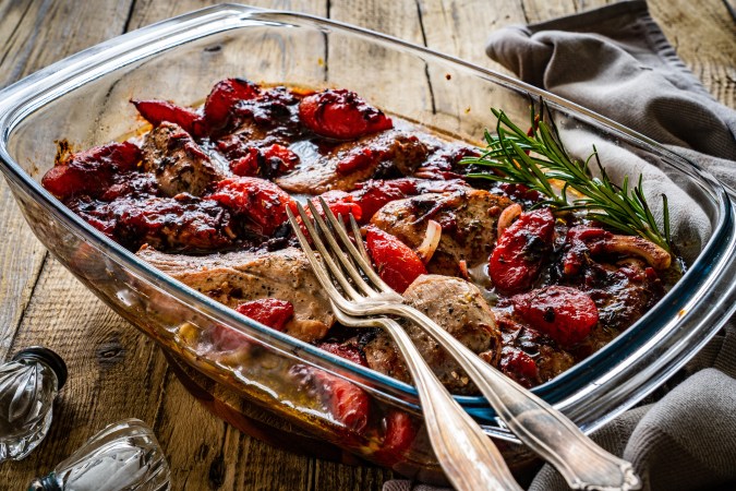 El lomo de cerdo con salsa de ciruela es una combinación de sabores salados y dulces.