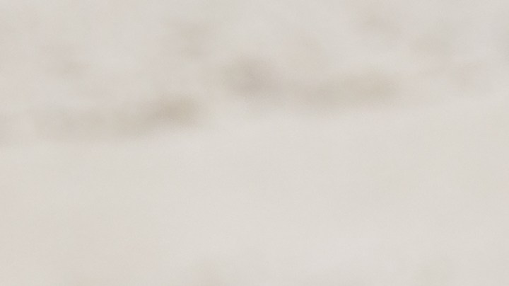 Usa trucos caseros para retirar las manchas en los muebles de tu hogar.