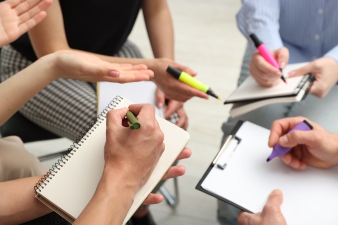 Cada miembro de la familia debe aportar su idea con respecto a las metas para el Proyecto Familiar.